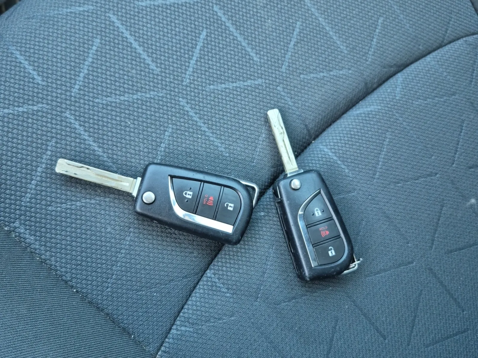 Keys/Fobs/Manual Photo