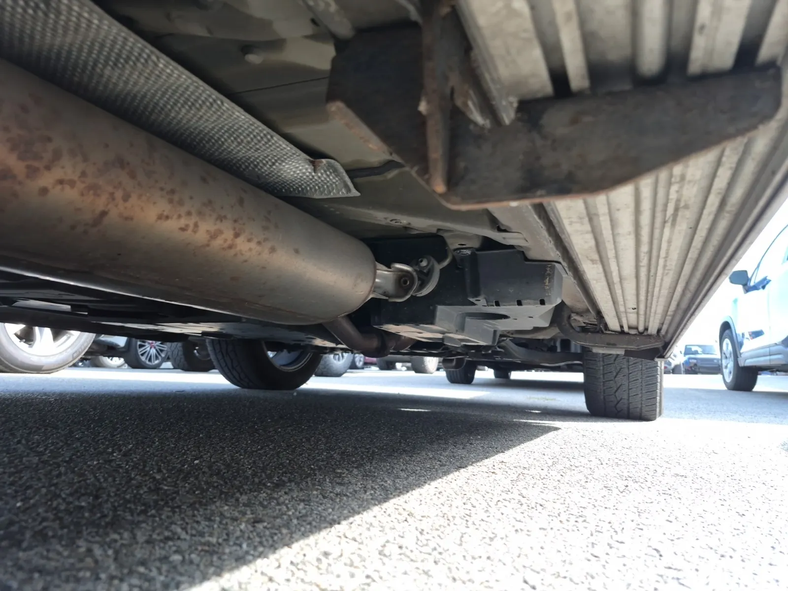 Undercarriage - Passenger Photo
