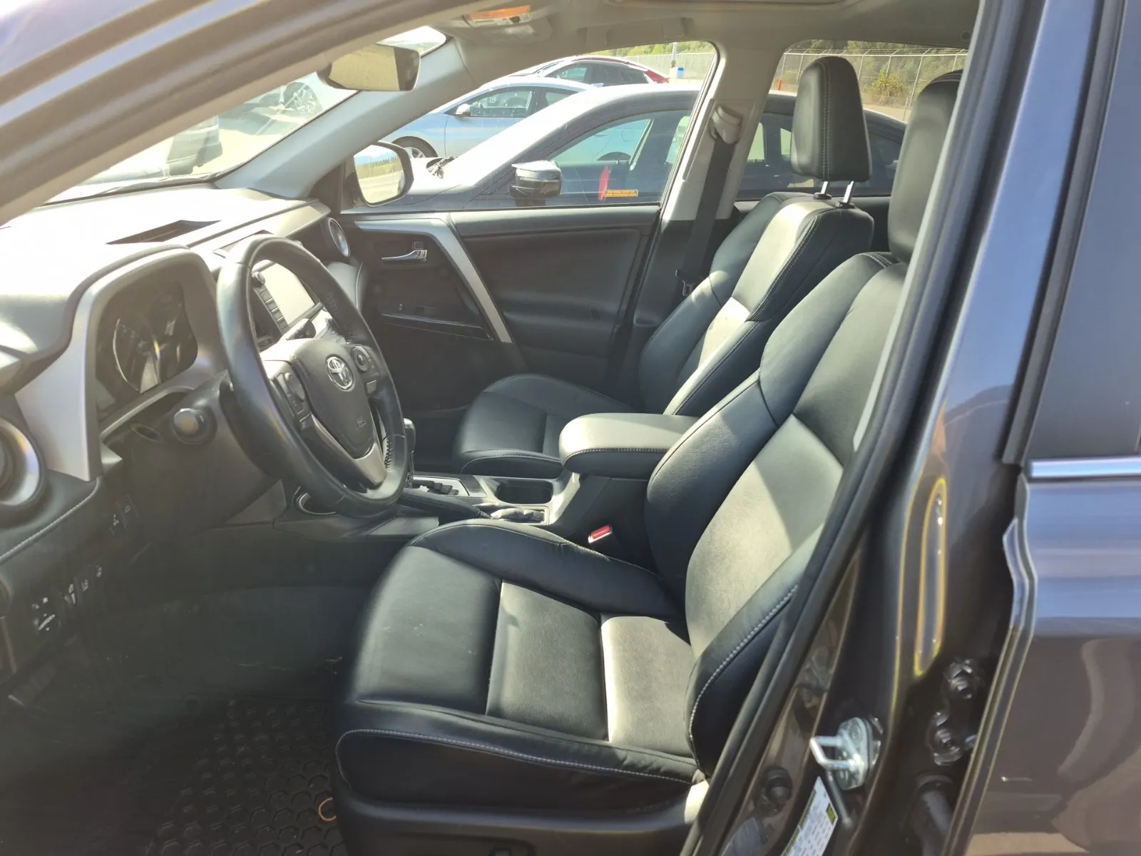 Front Interior Photo