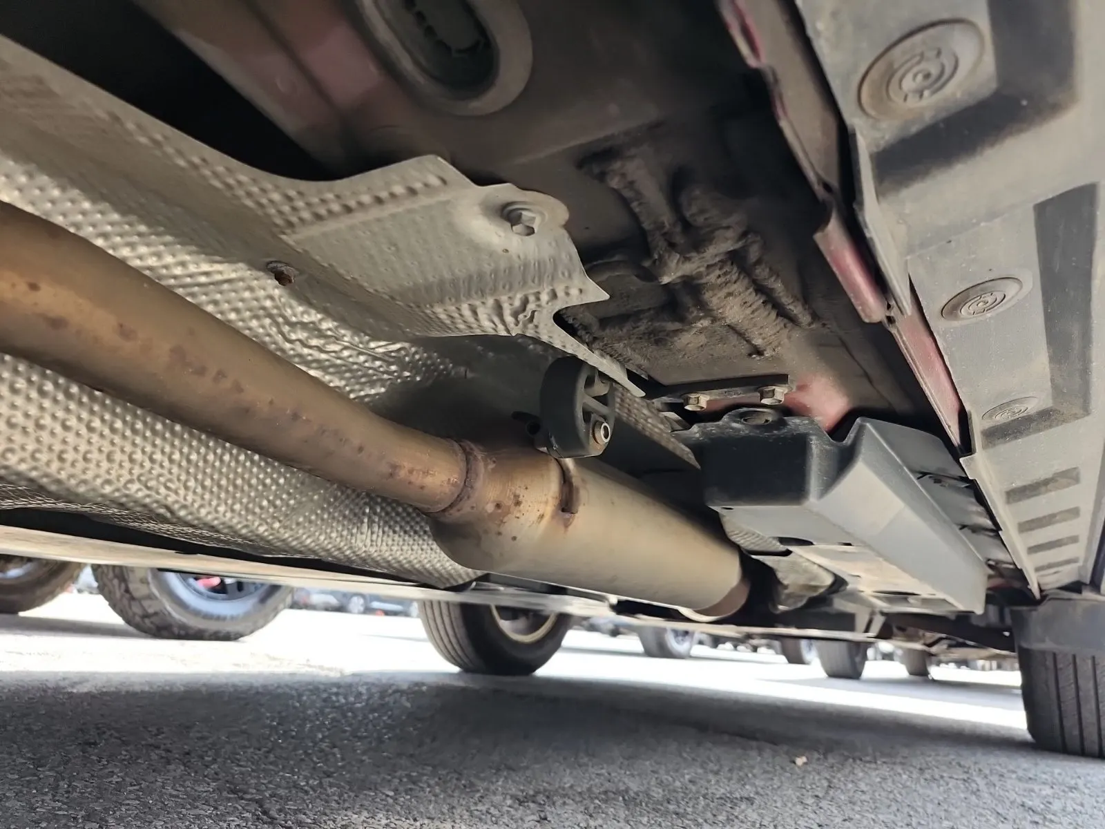 Undercarriage - Passenger Photo