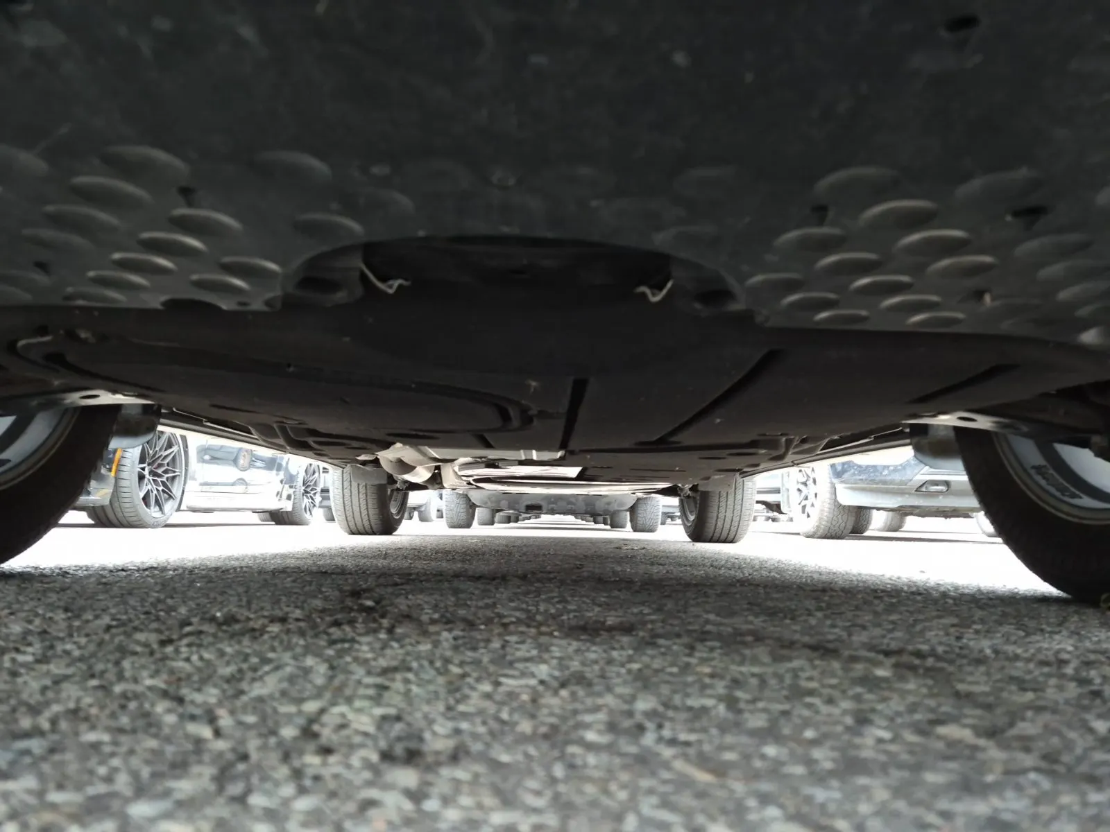 Undercarriage - Front Photo