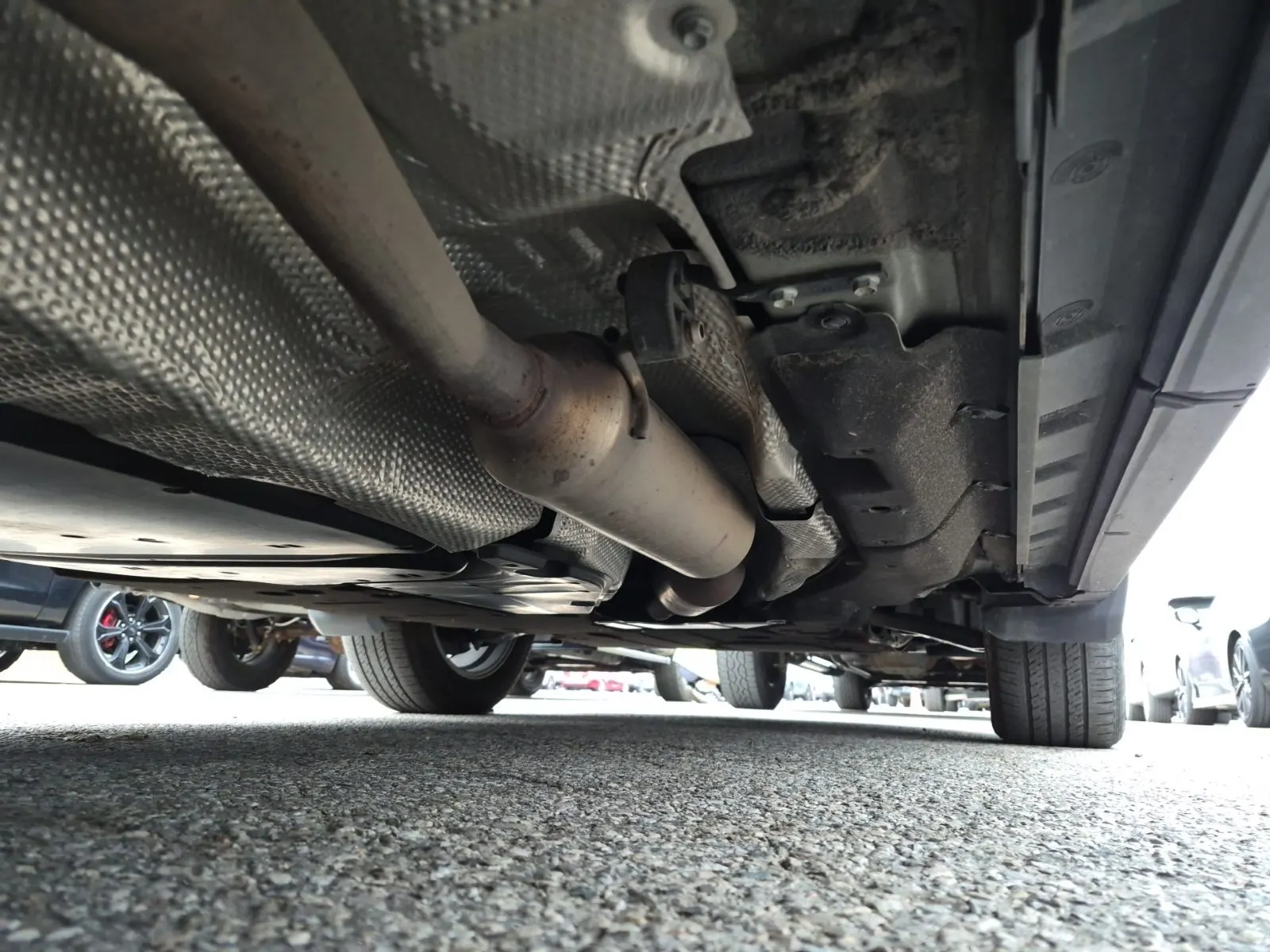 Undercarriage - Passenger Photo