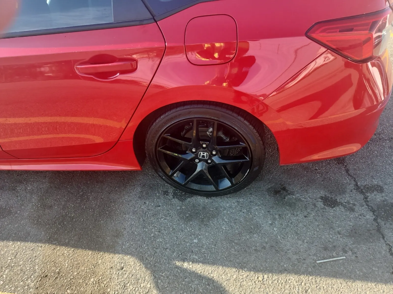Left Rear Wheel/Tire Photo