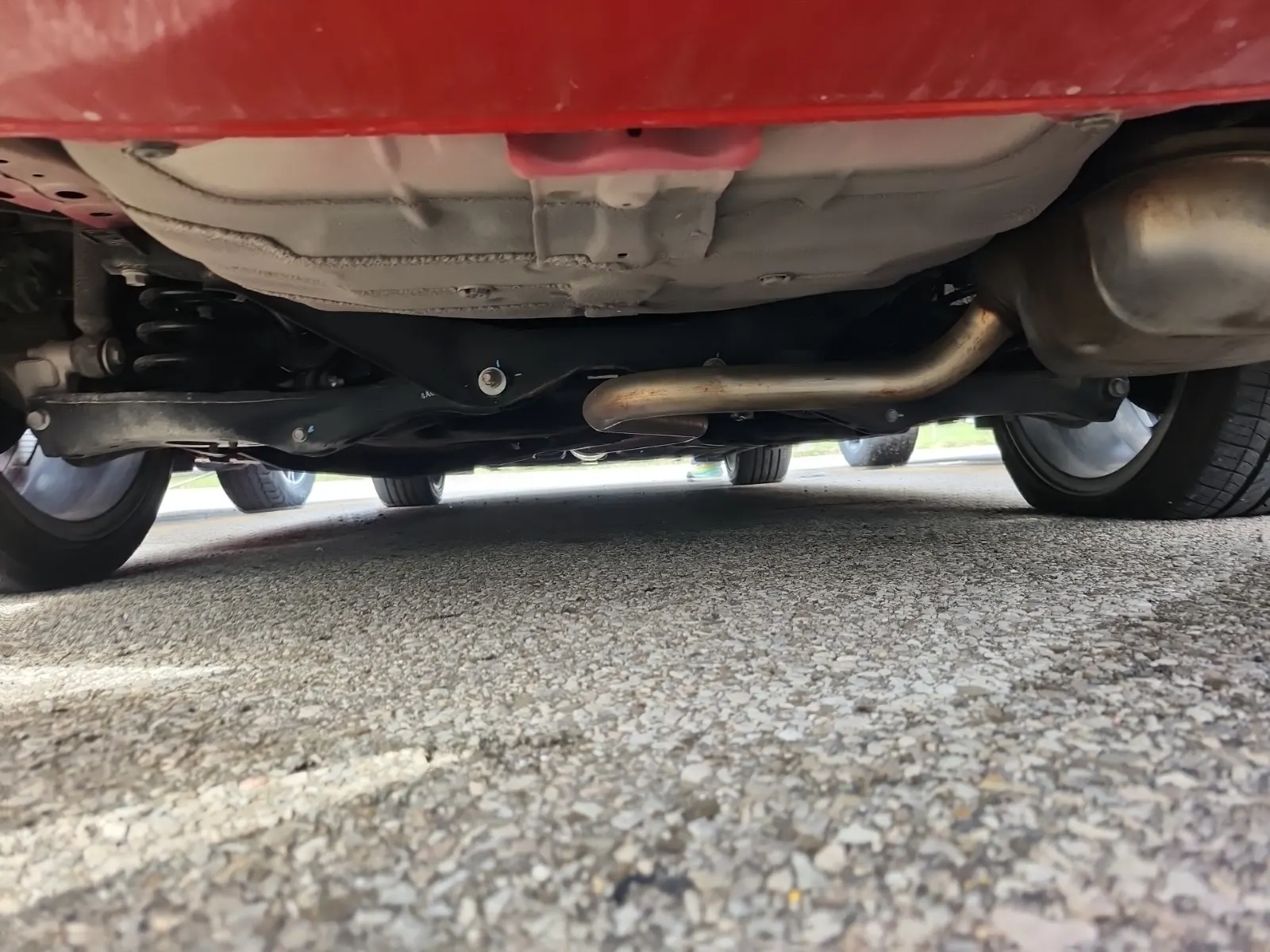 Undercarriage - Rear Photo
