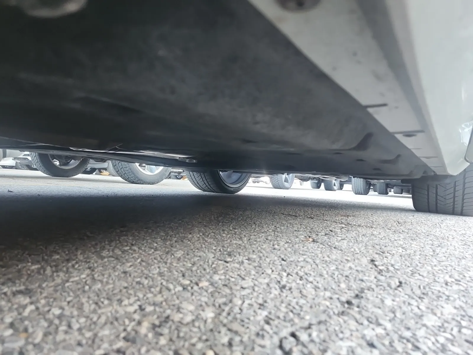 Undercarriage - Driver Photo