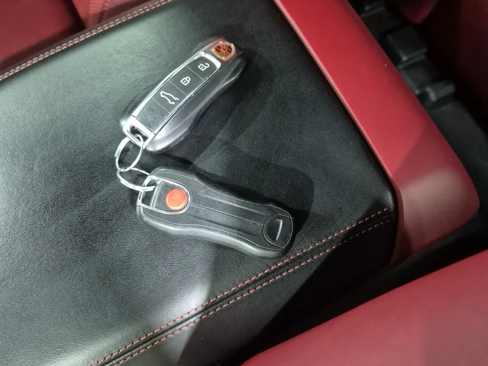Keys/Fobs/Manual Photo