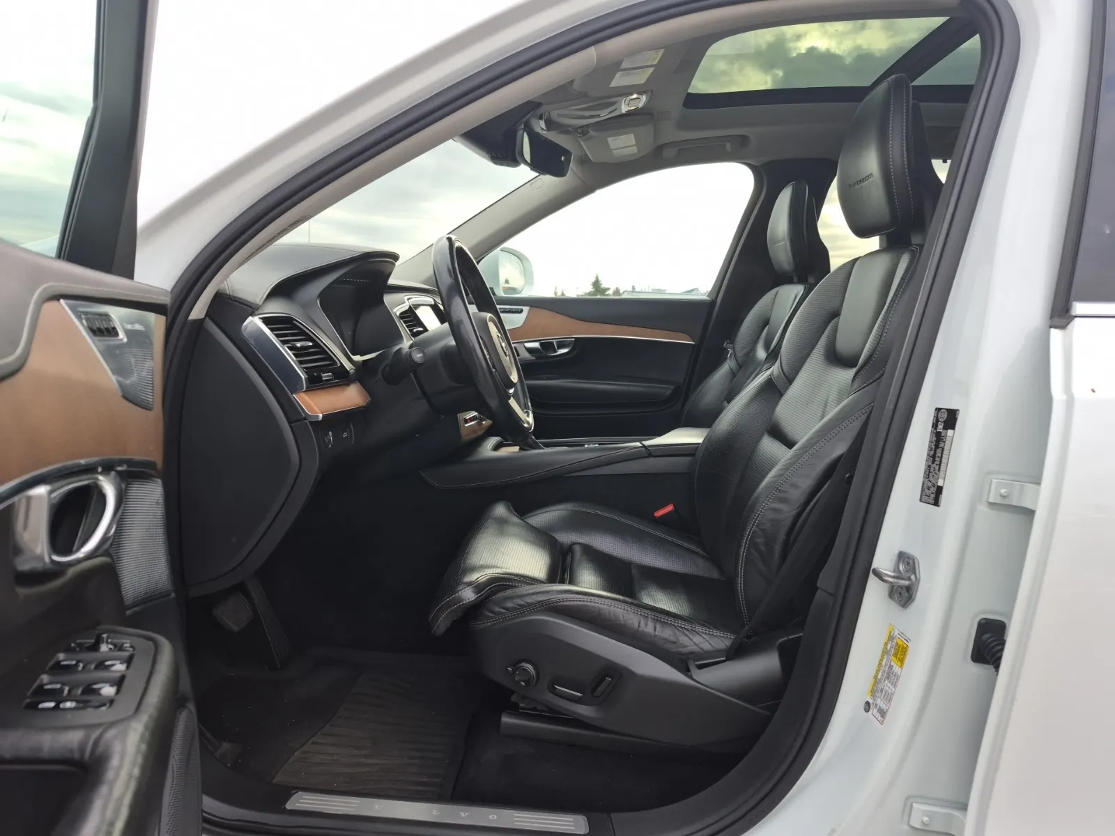 Front Interior Photo