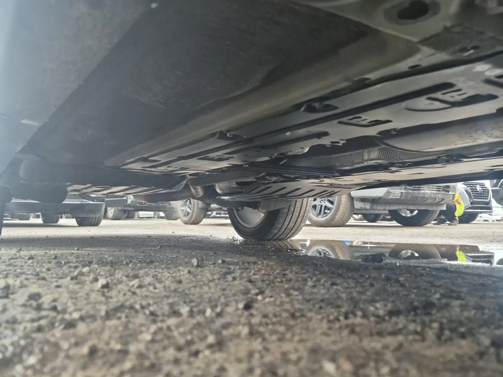 Undercarriage - Passenger Photo