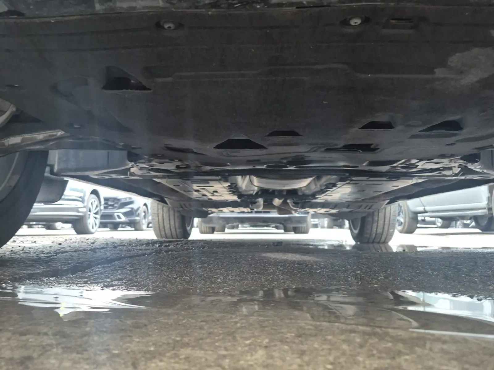 Undercarriage - Front Photo