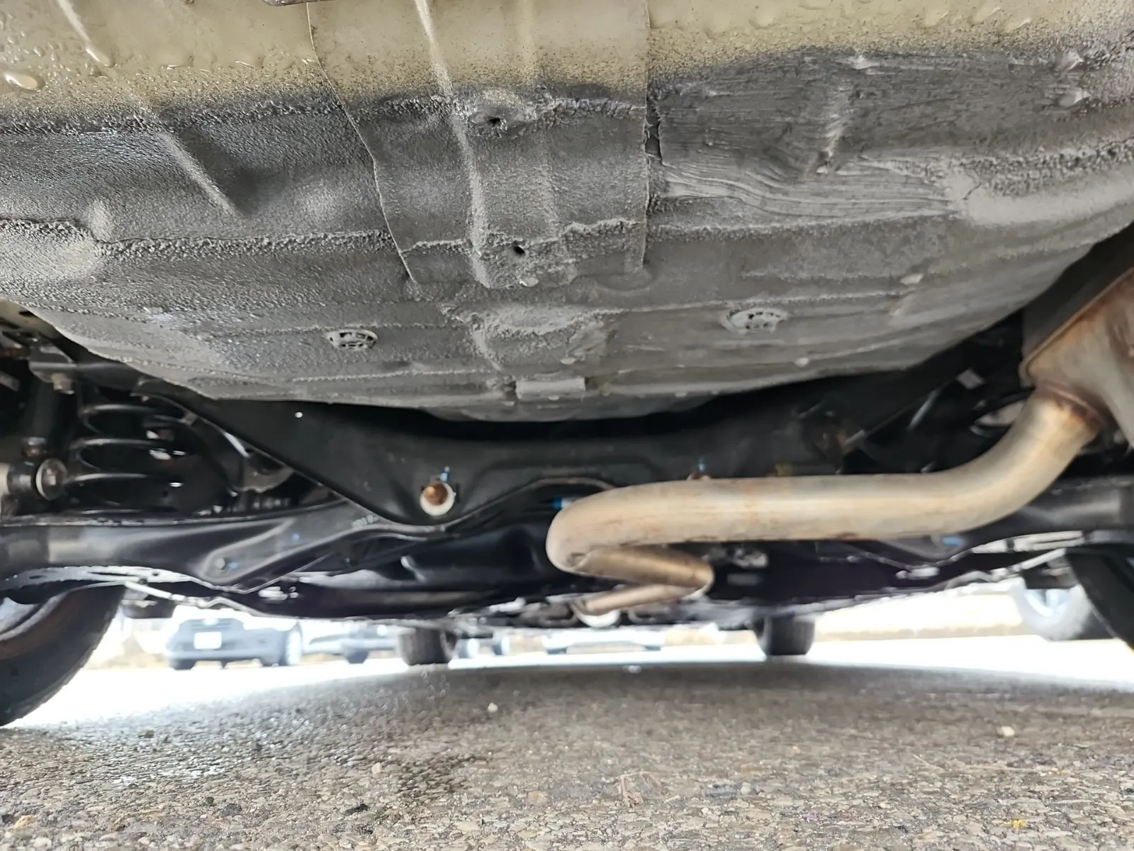 Undercarriage - Rear Photo