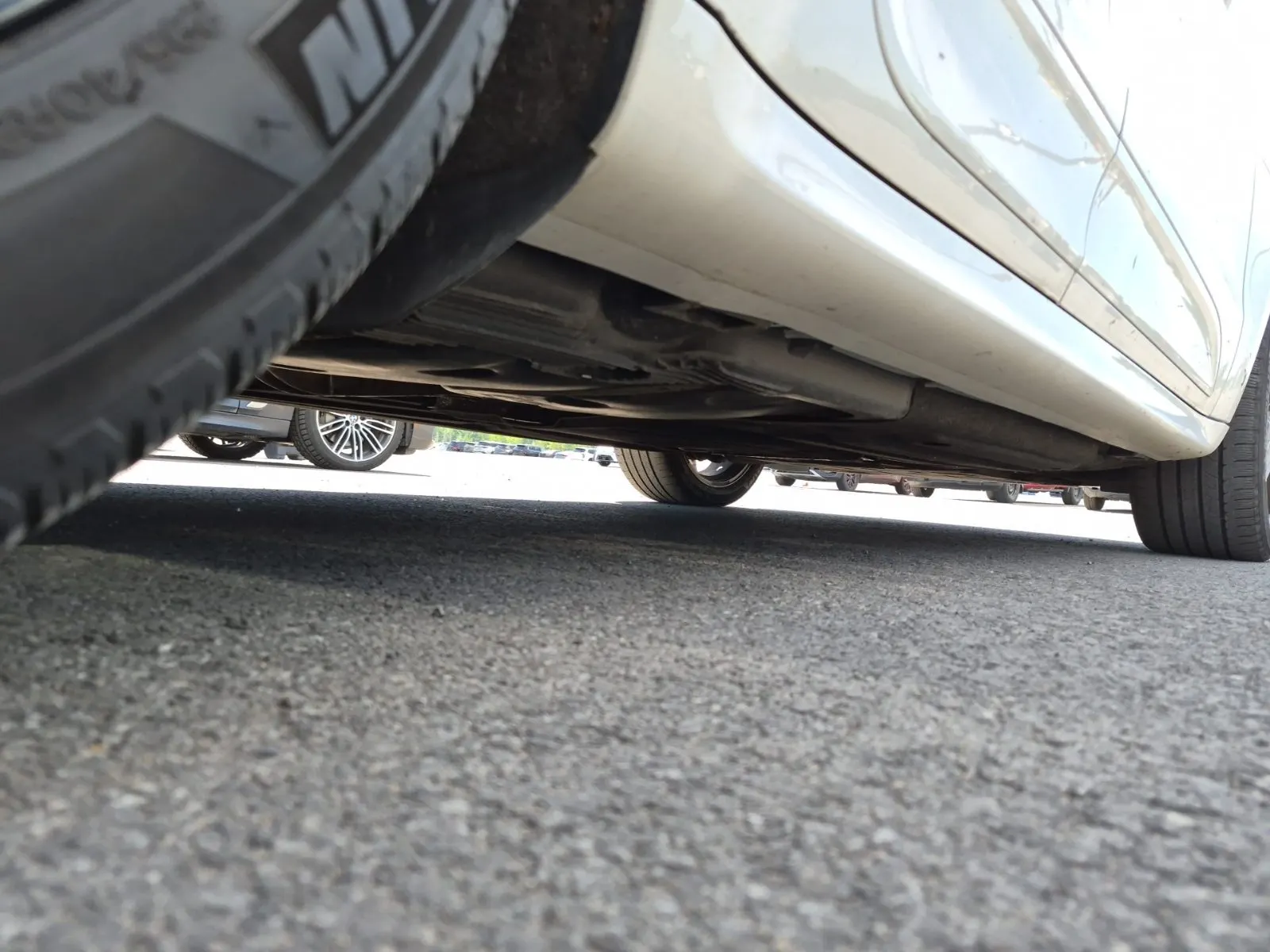 Undercarriage - Passenger Photo