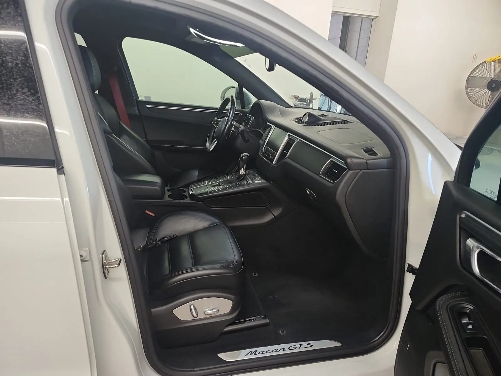 Right Side Interior Photo