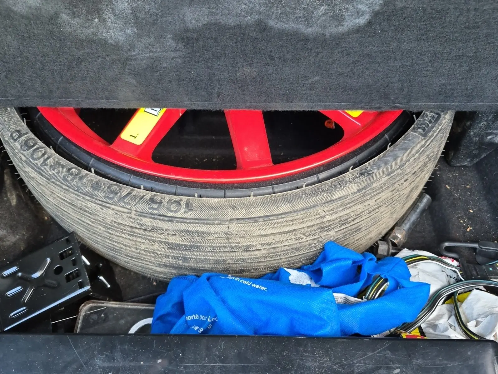 Spare Tire & Wheel Photo