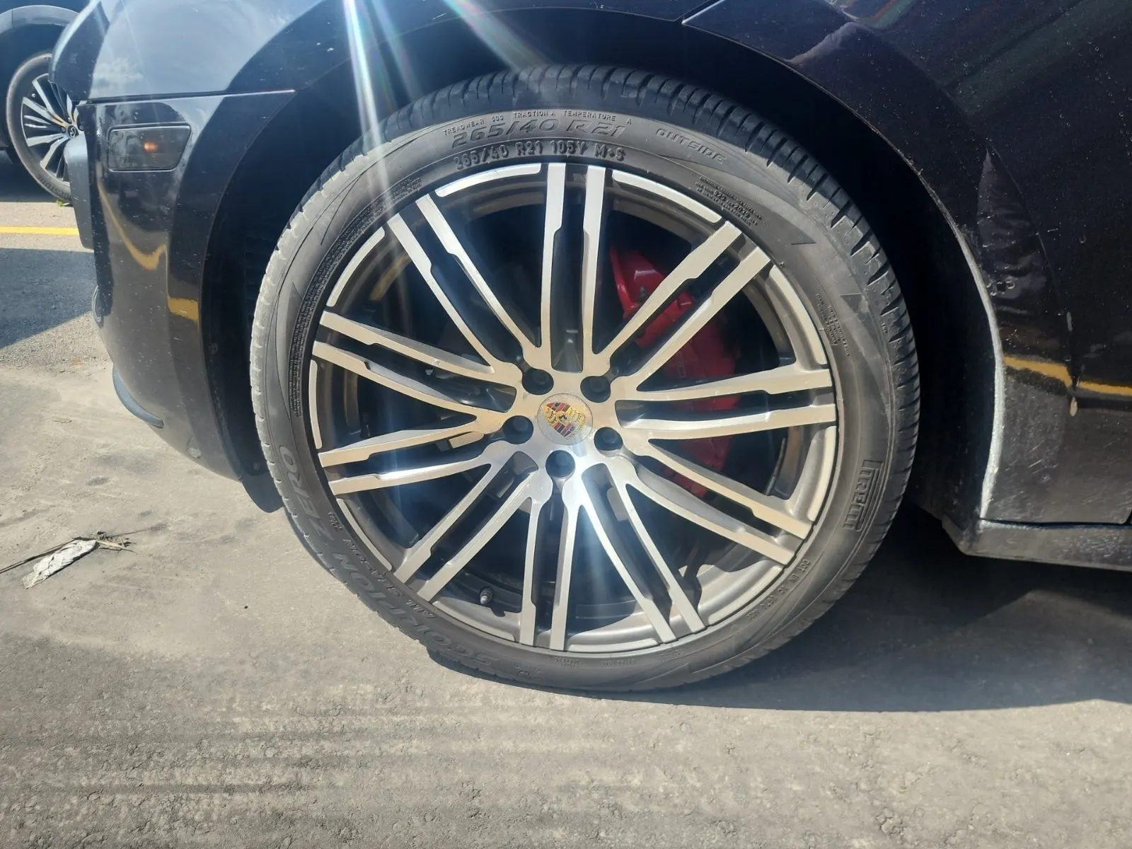 Front driver wheel/tire photo