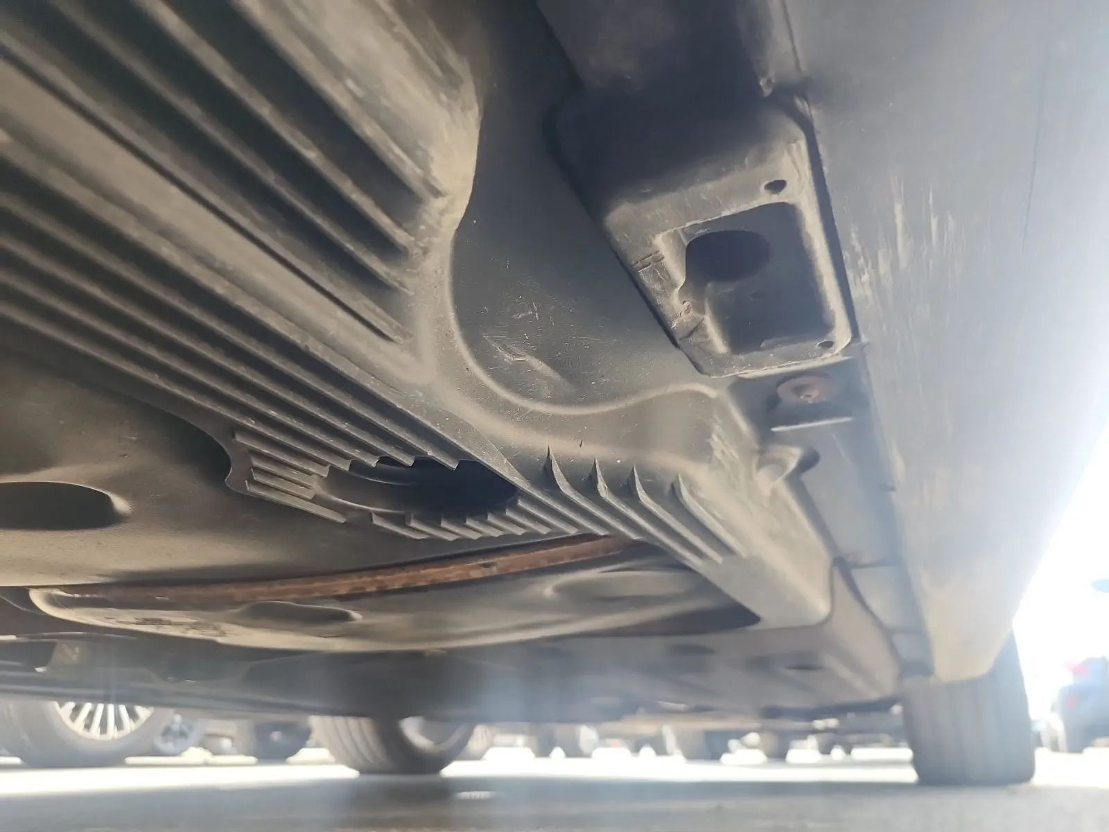 Undercarriage - Passenger Photo