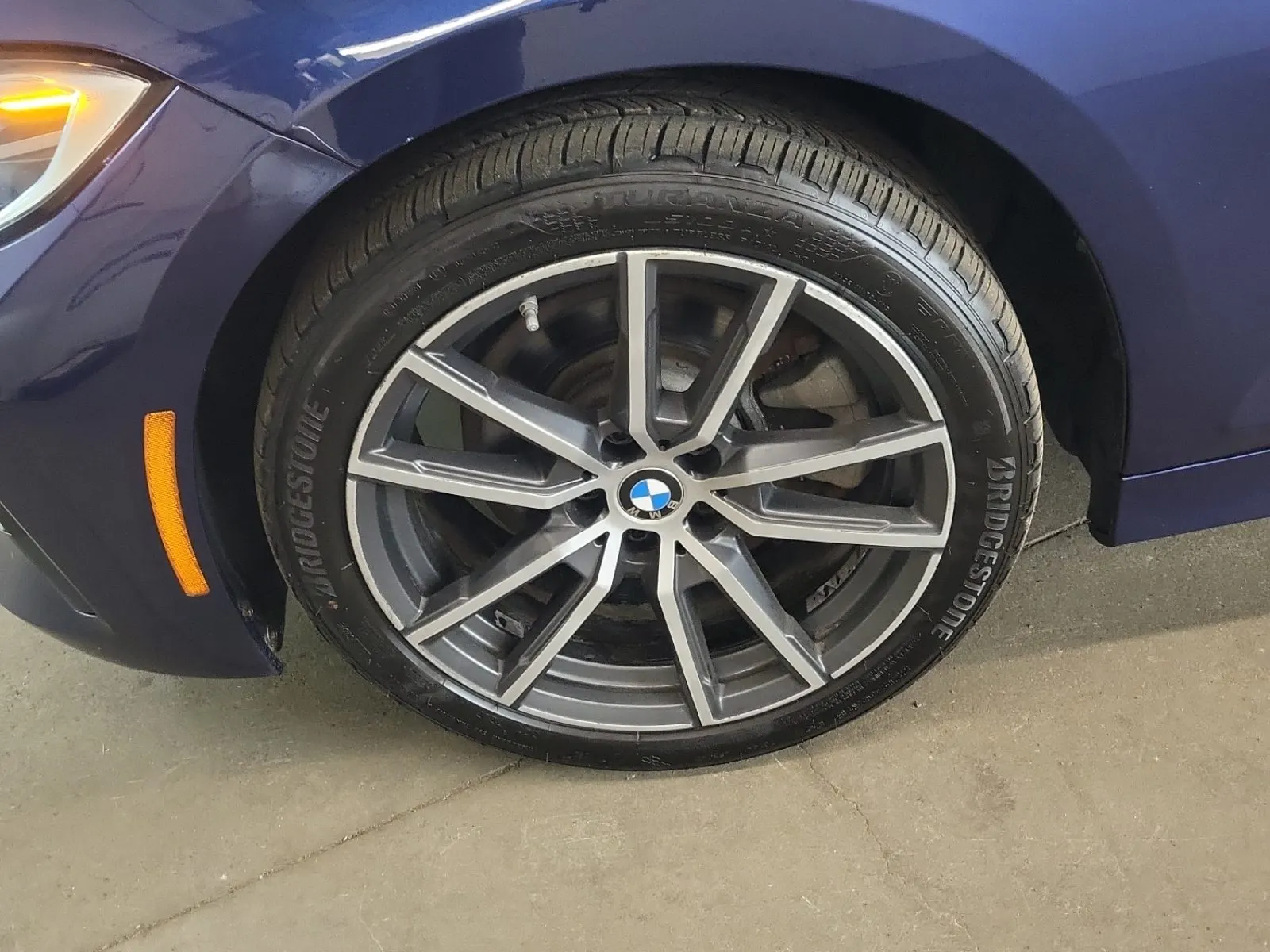 Front driver wheel/tire photo