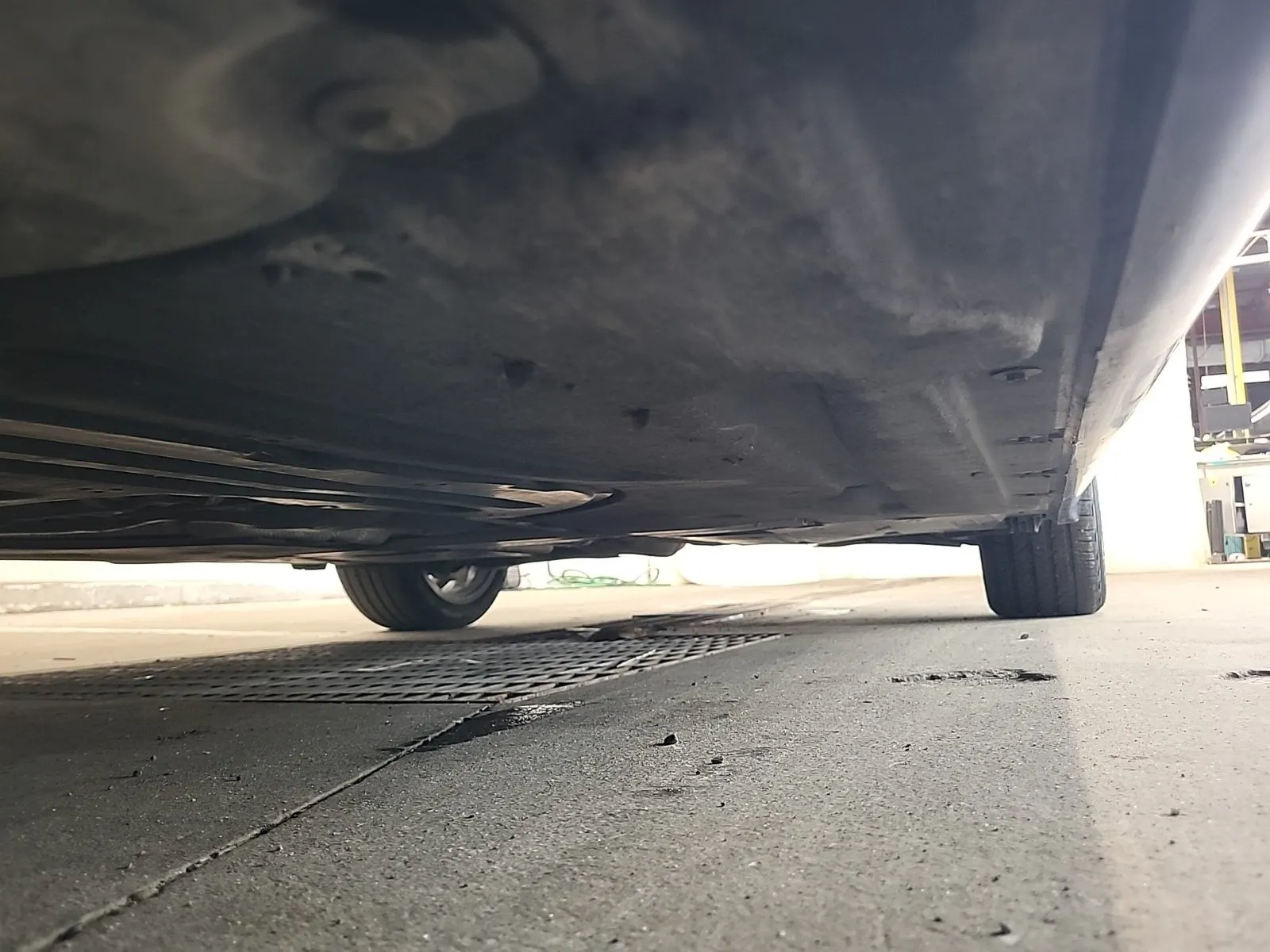 Undercarriage - Driver Photo