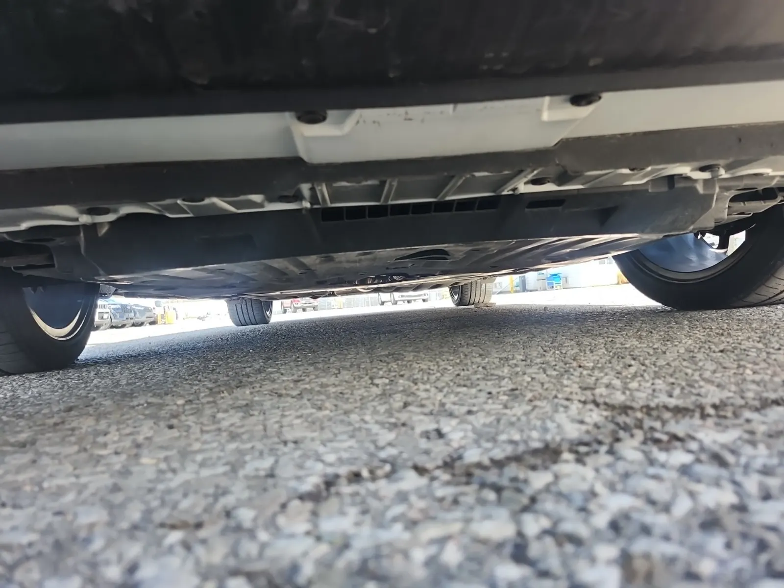 Undercarriage - Front Photo