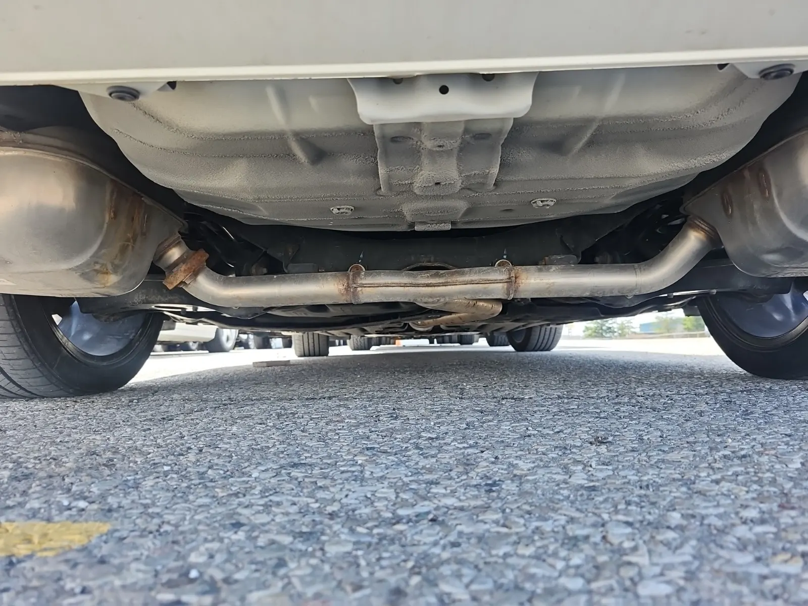 Undercarriage - Rear Photo