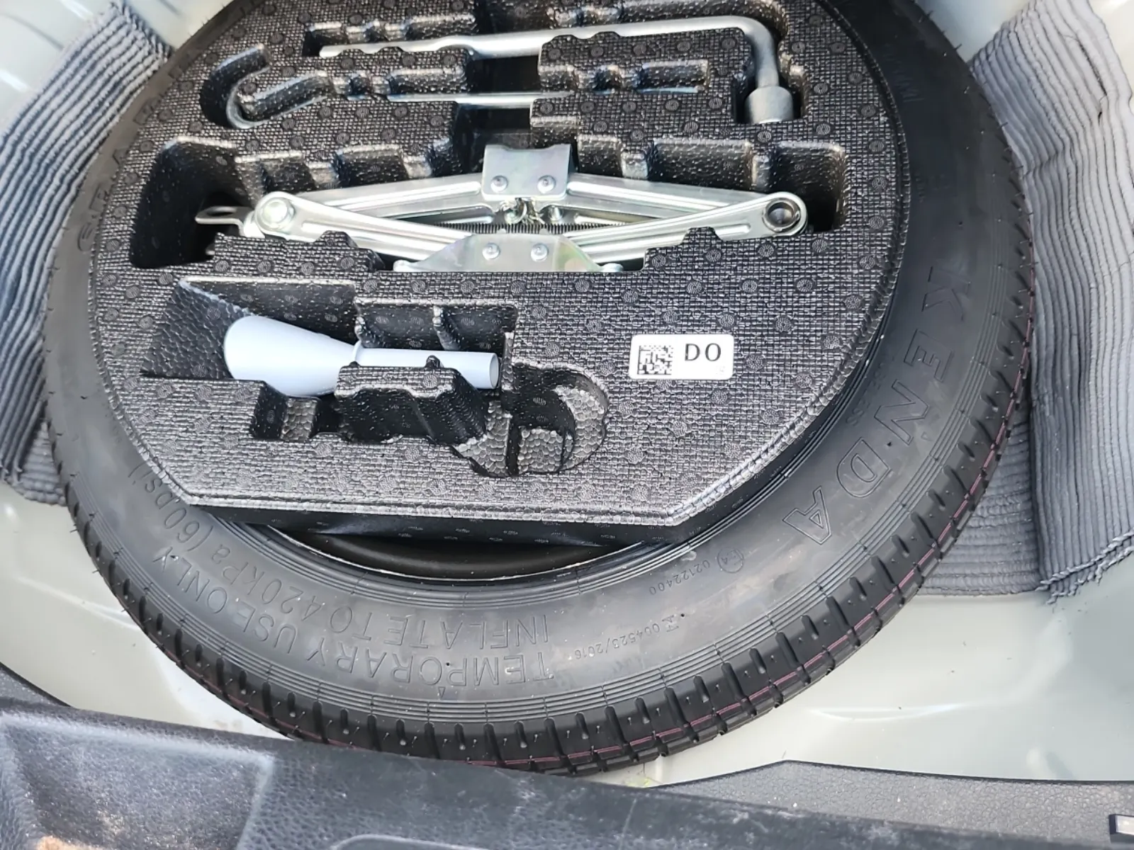 Spare Tire & Wheel Photo