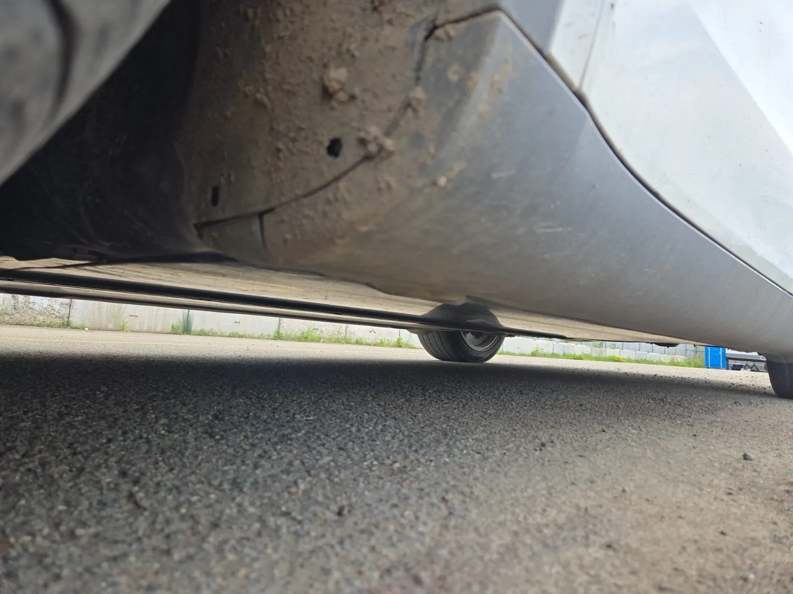 Undercarriage - Driver Photo