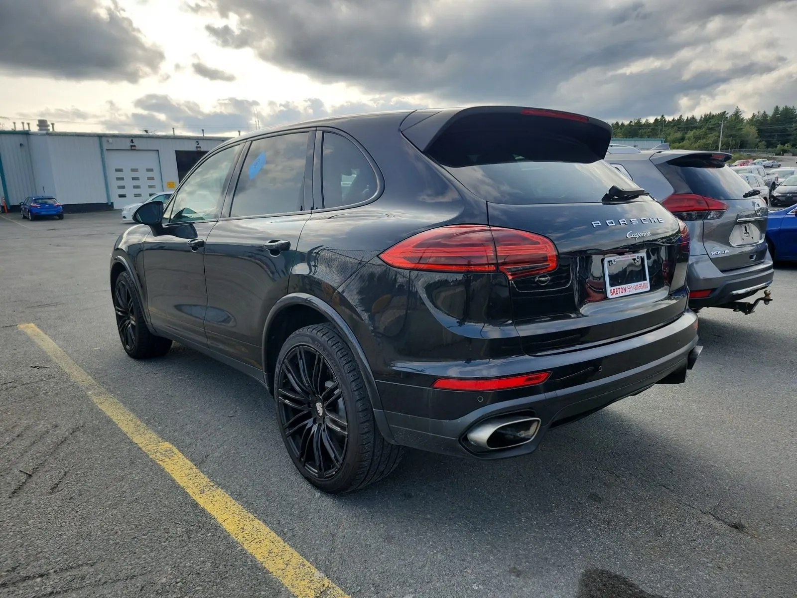 Driver Rear 3/4 Photo