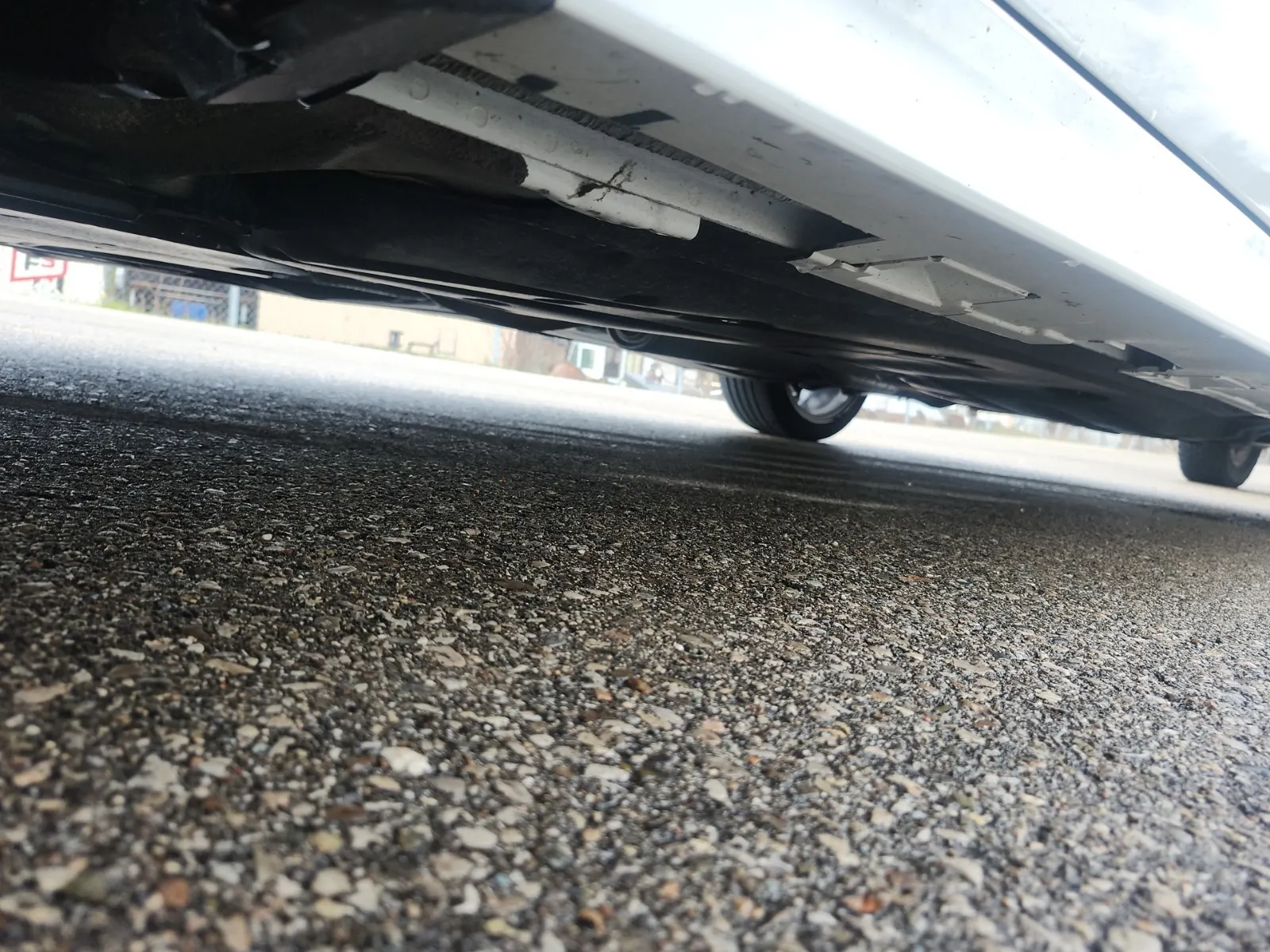 Undercarriage - Driver Photo