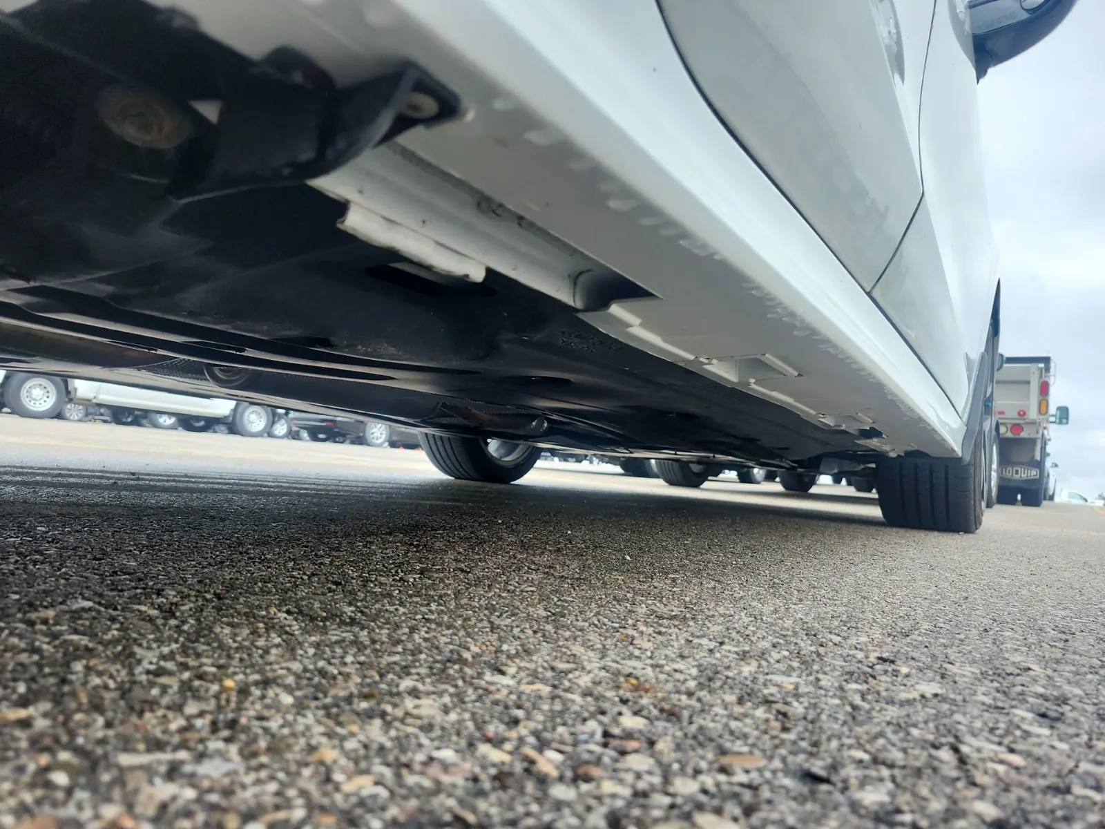 Undercarriage - Passenger Photo