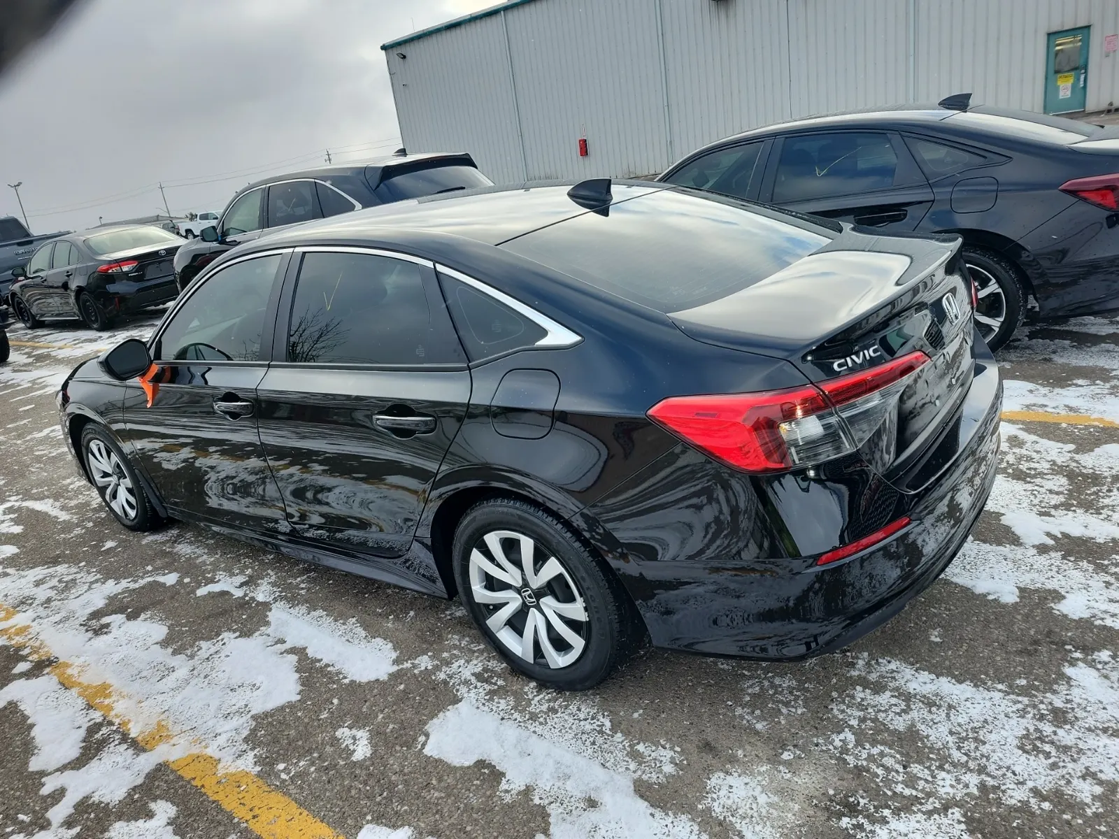 Driver Rear 3/4 Photo