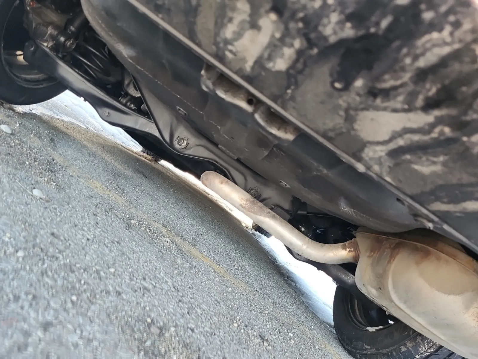 Undercarriage - Rear Photo