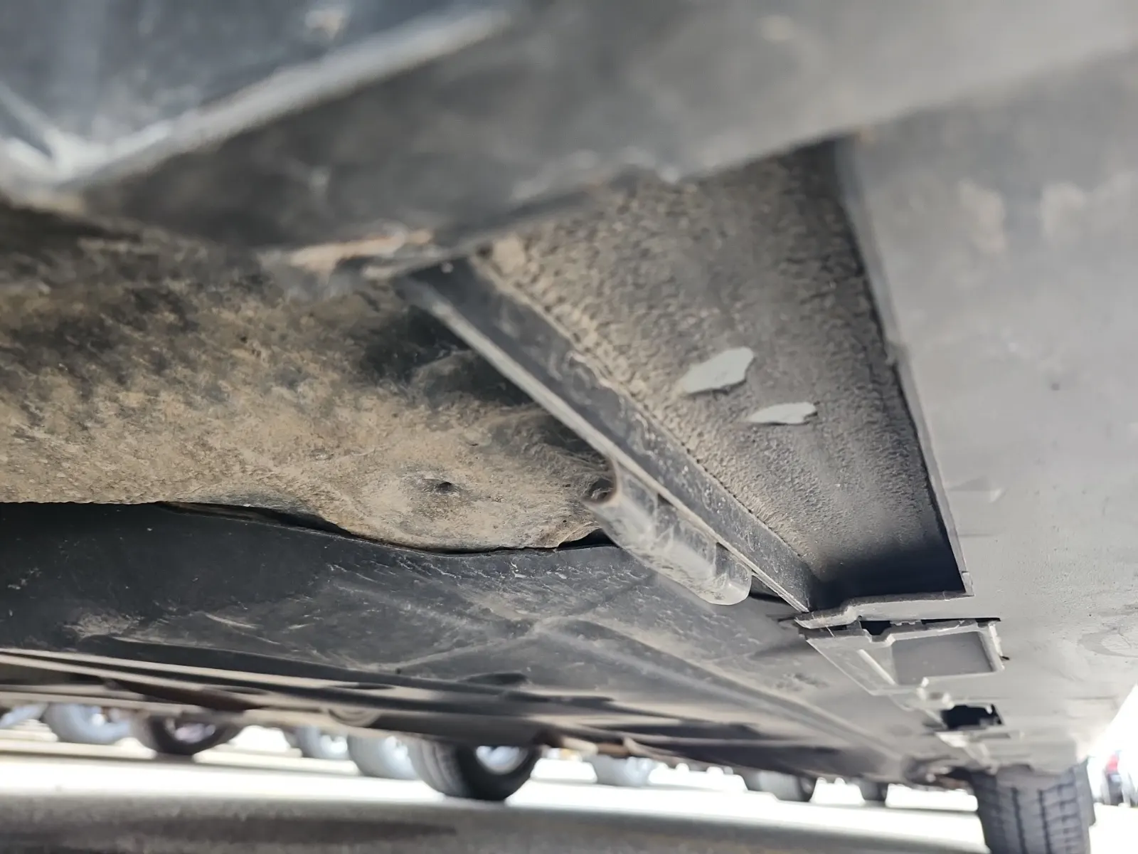 Undercarriage - Driver Photo