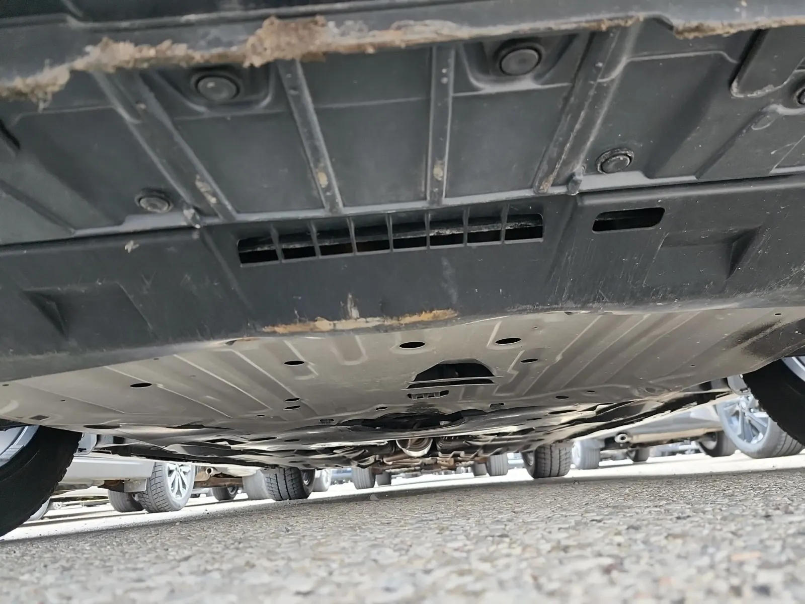 Undercarriage - Front Photo