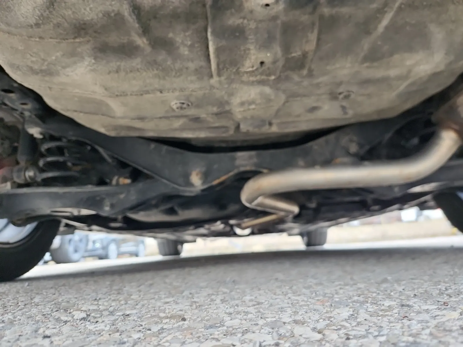 Undercarriage - Rear Photo