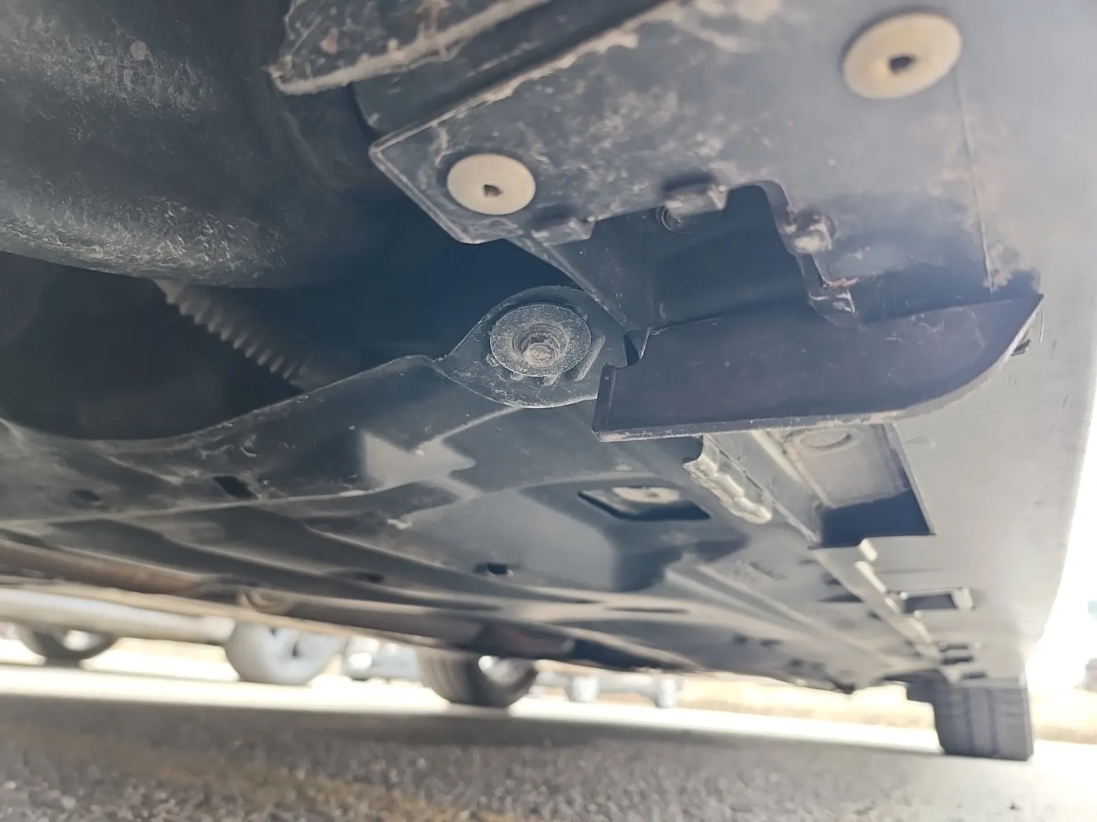 Undercarriage - Passenger Photo