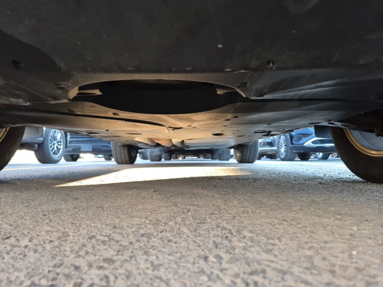 Undercarriage - Front Photo
