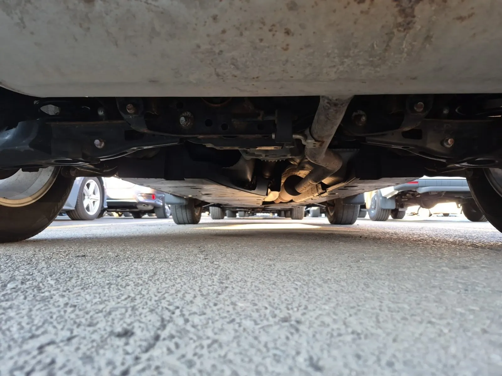 Undercarriage - Rear Photo