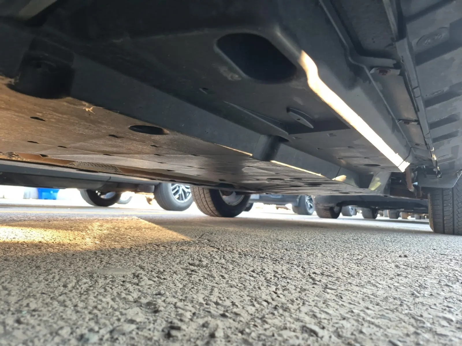 Undercarriage - Driver Photo