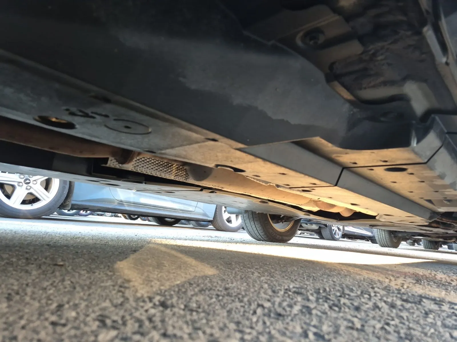 Undercarriage - Passenger Photo