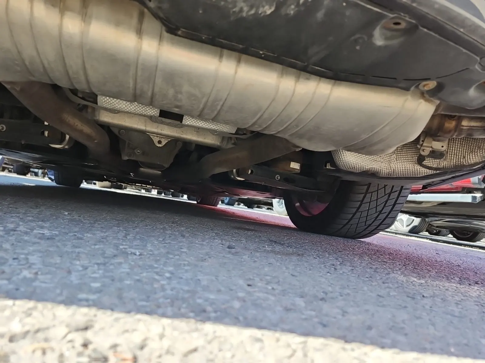 Undercarriage - Rear Photo