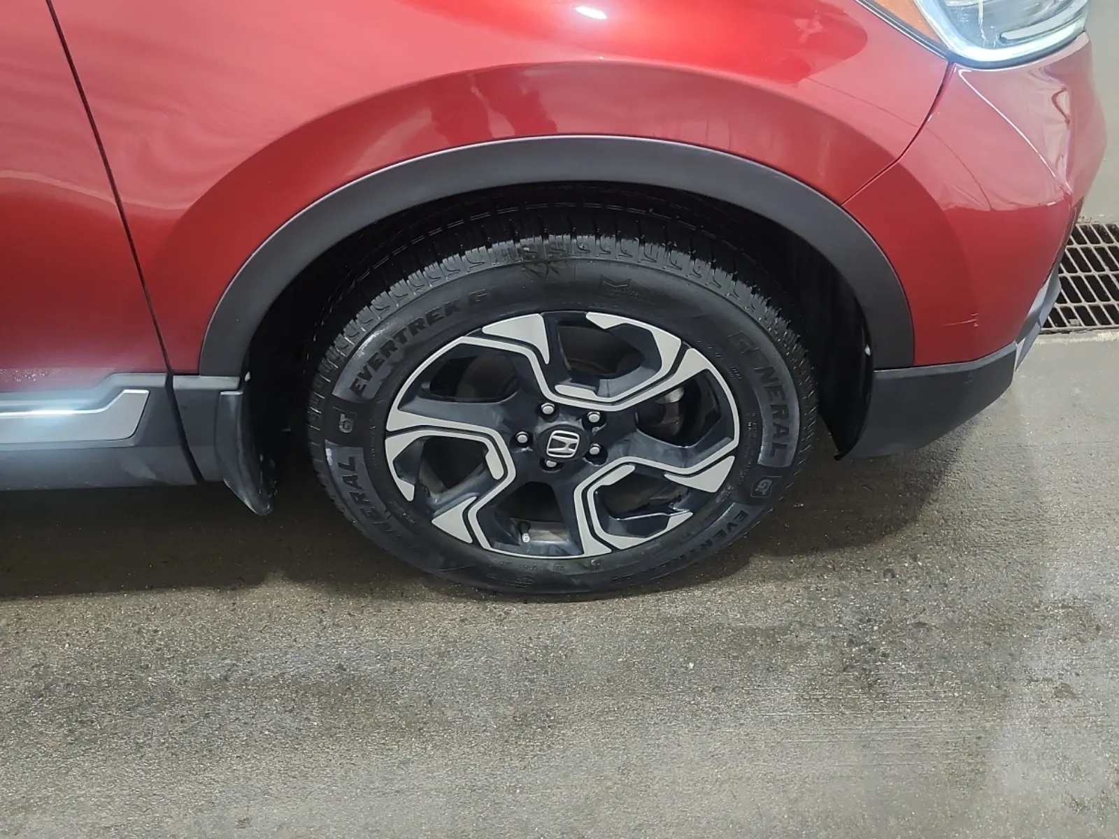 Right Front Wheel/Tire Photo