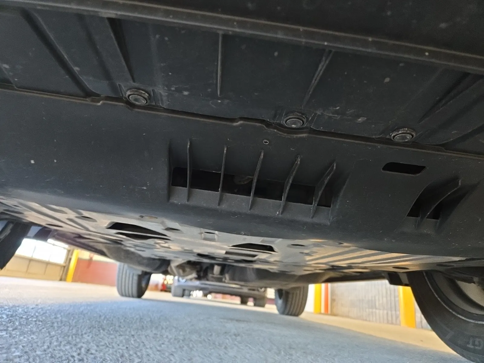 Undercarriage - Front Photo