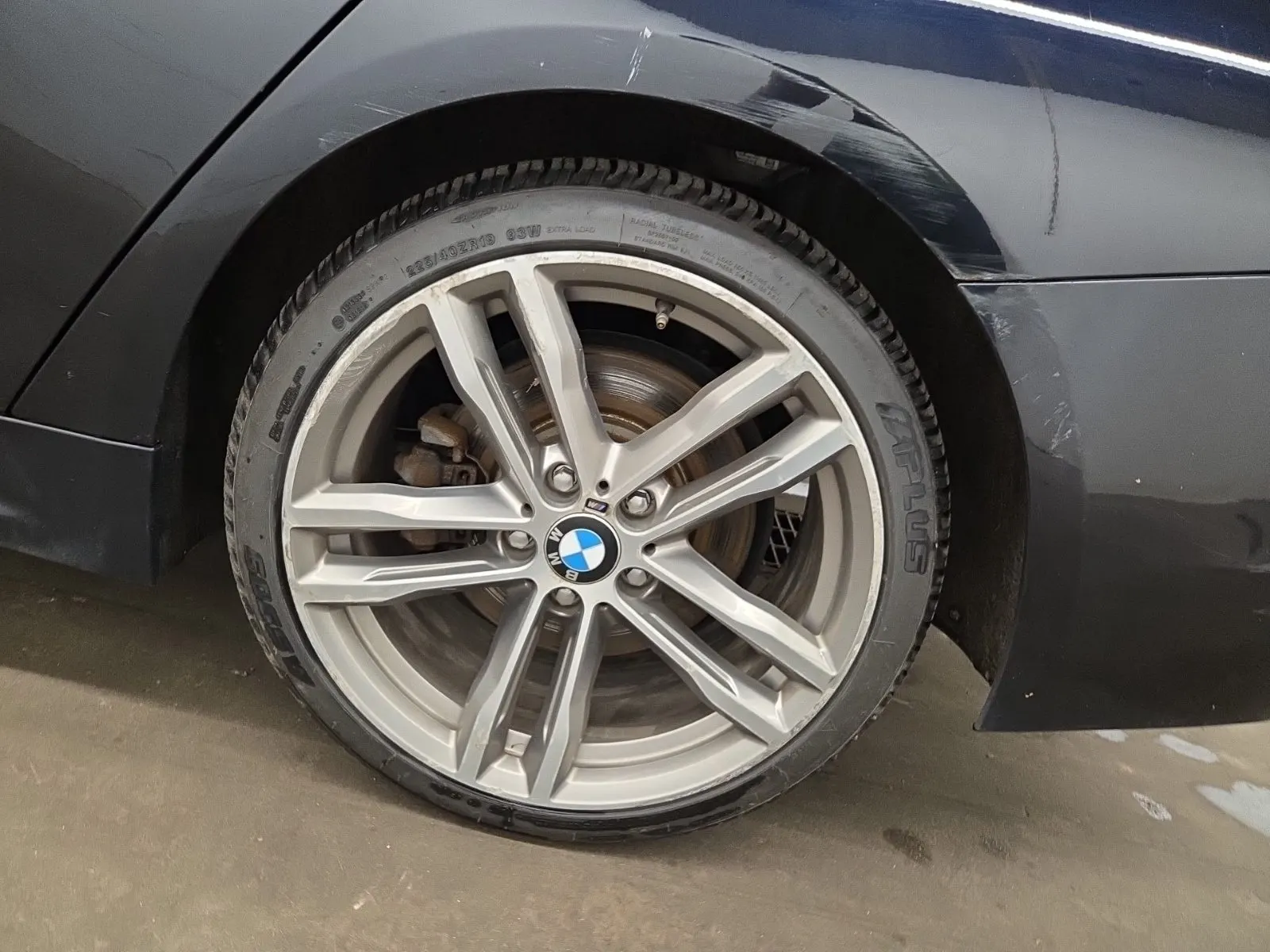 Left Rear Wheel/Tire Photo