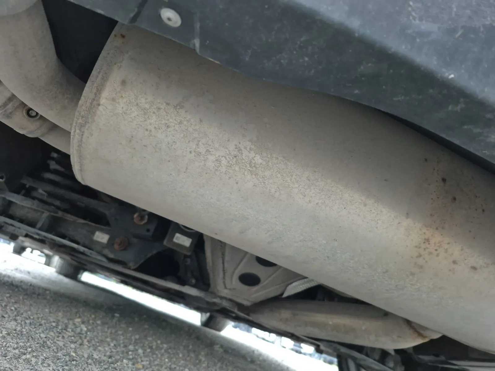 Undercarriage - Rear Photo