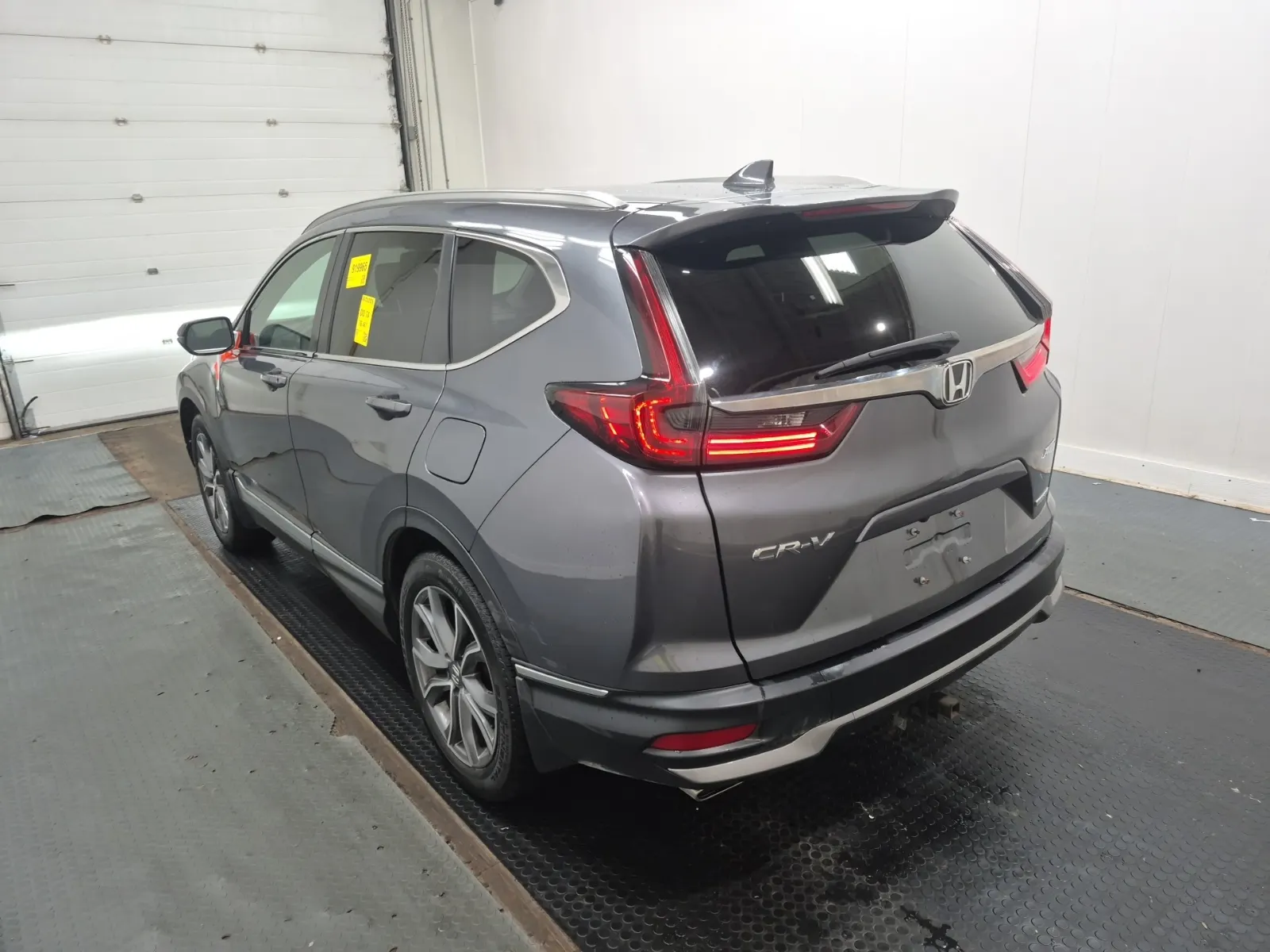 Driver Rear 3/4 Photo