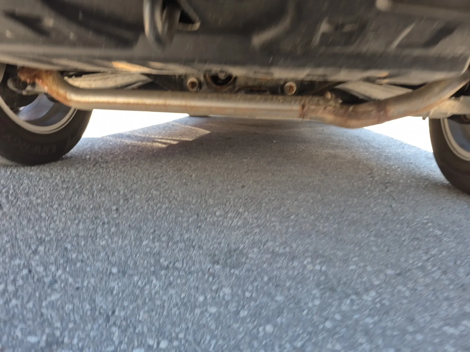 Undercarriage - Rear Photo
