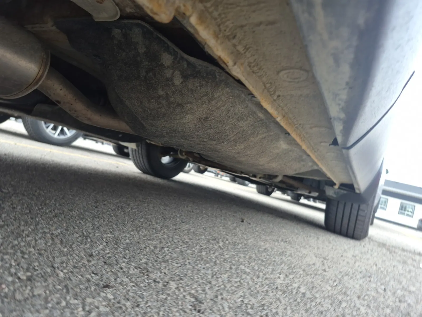 Undercarriage - Passenger Photo
