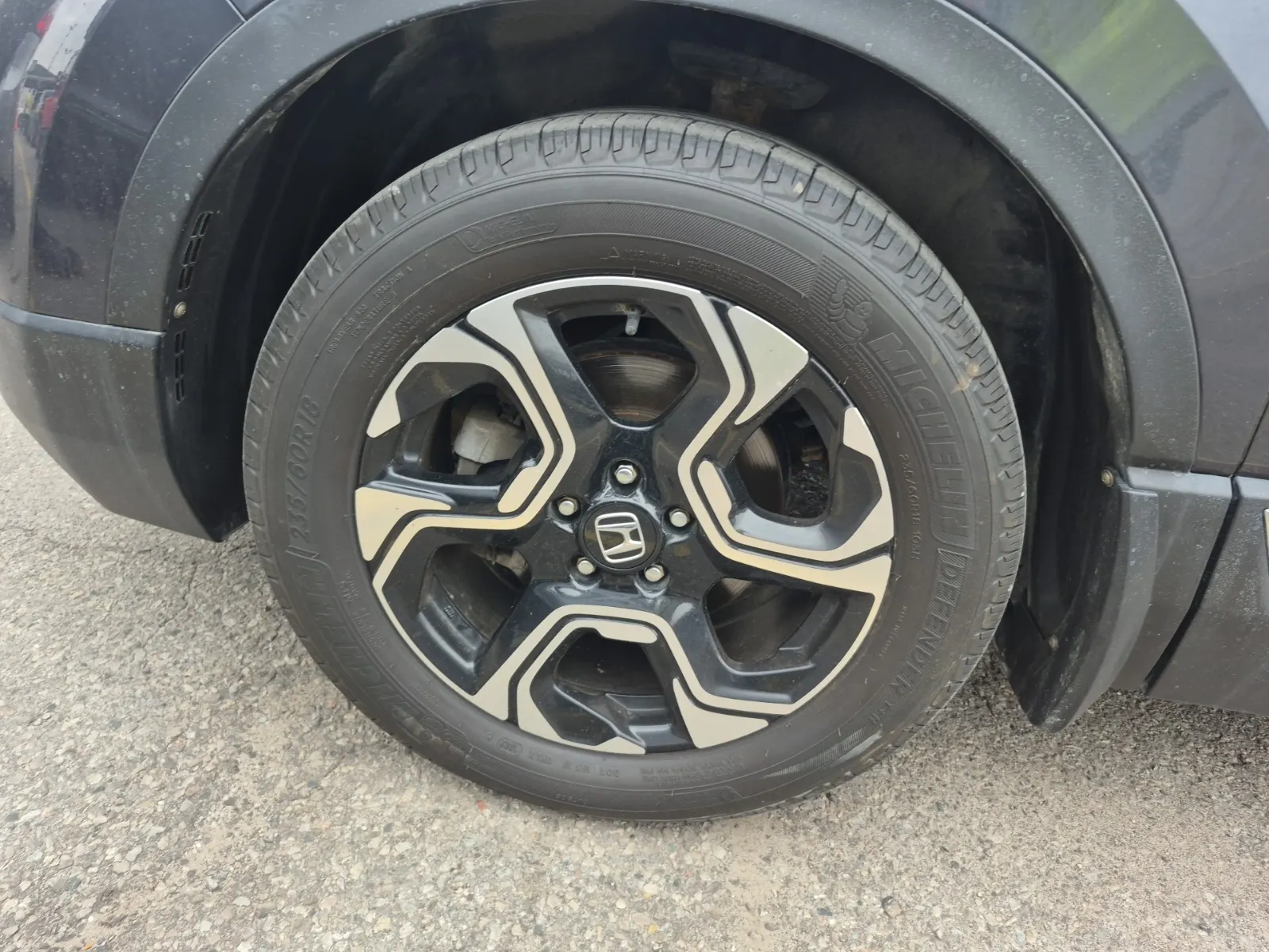 Front driver wheel/tire photo