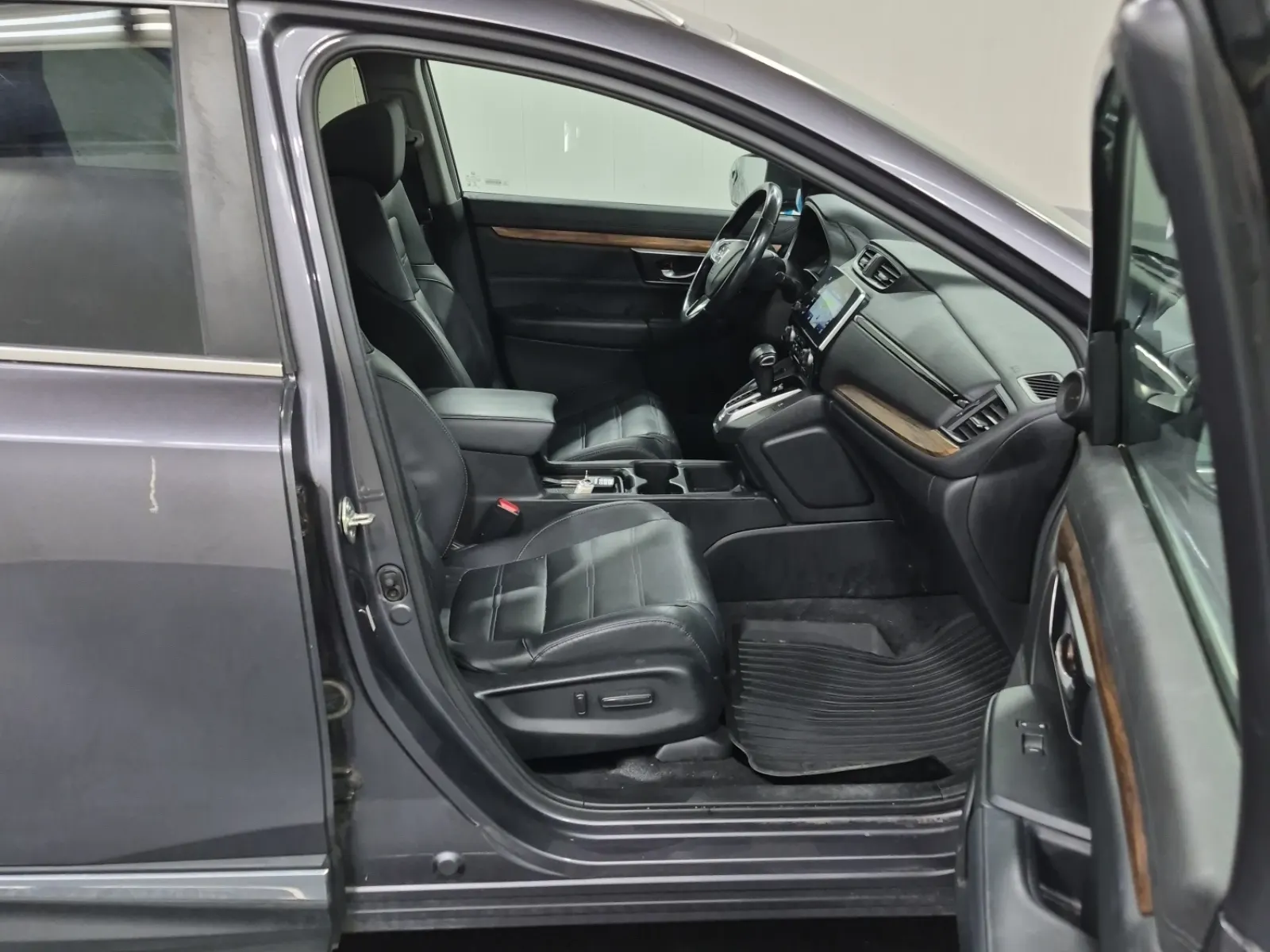 Right Side Interior Photo