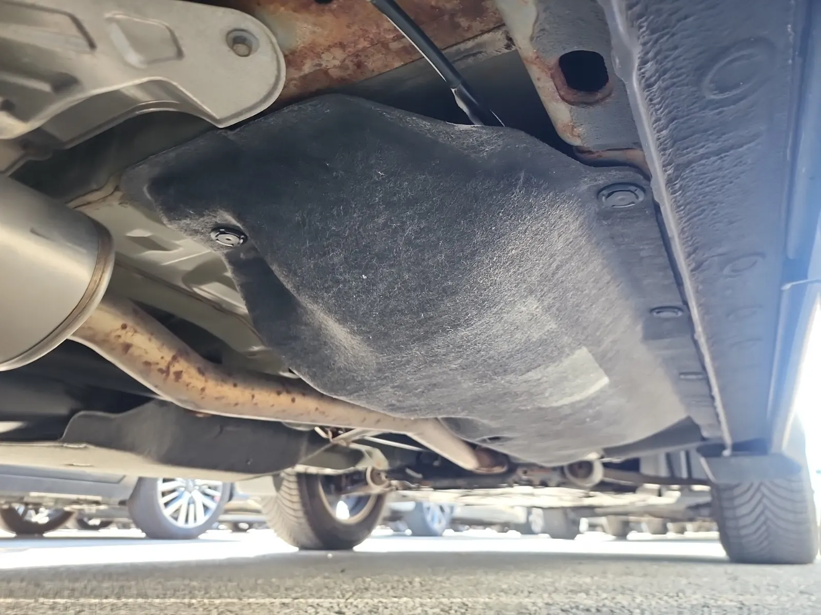 Undercarriage - Passenger Photo