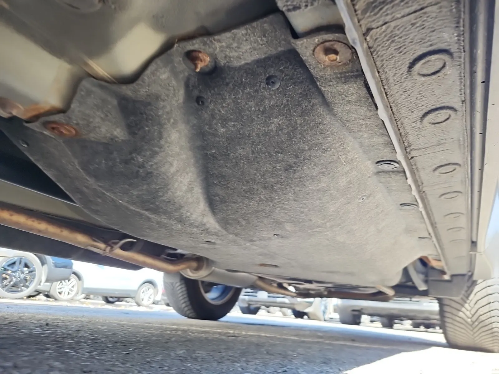 Undercarriage - Driver Photo